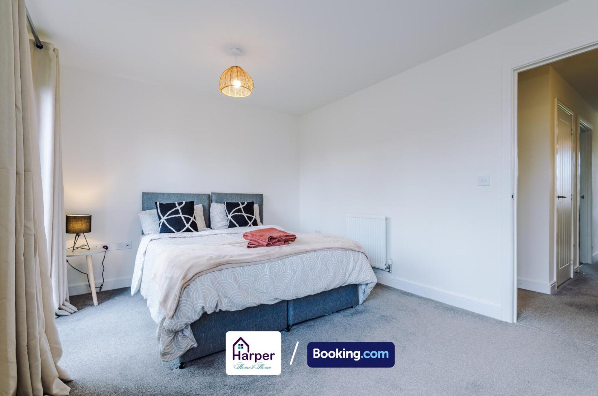 Prime Location 3 Storey By Harperletting Short Lets & Serviced Accommodation Chester With Driveway Long Or Short Stays Hough Green Eksteriør billede