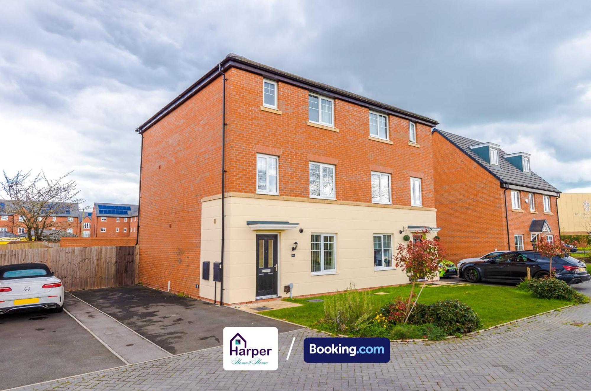 Prime Location 3 Storey By Harperletting Short Lets & Serviced Accommodation Chester With Driveway Long Or Short Stays Hough Green Eksteriør billede