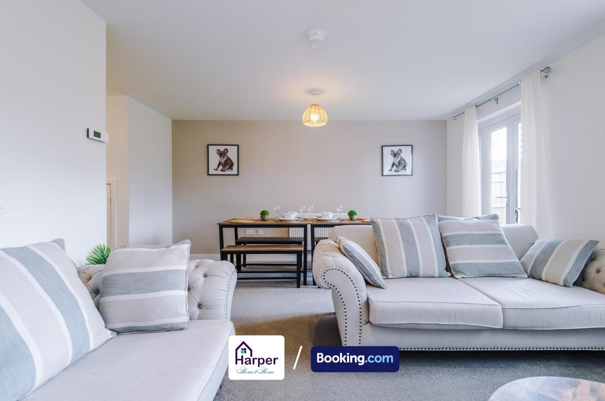 Prime Location 3 Storey By Harperletting Short Lets & Serviced Accommodation Chester With Driveway Long Or Short Stays Hough Green Eksteriør billede